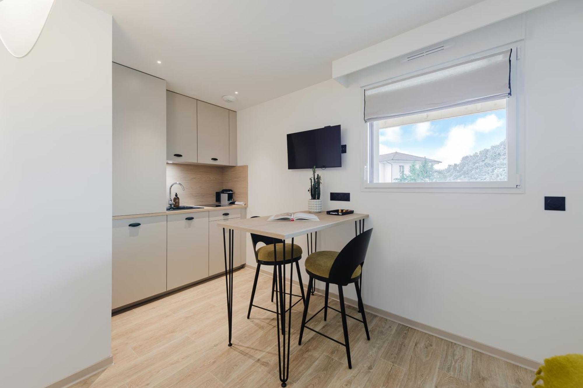 Appart Hotel Neostelia Annecy Luaran gambar